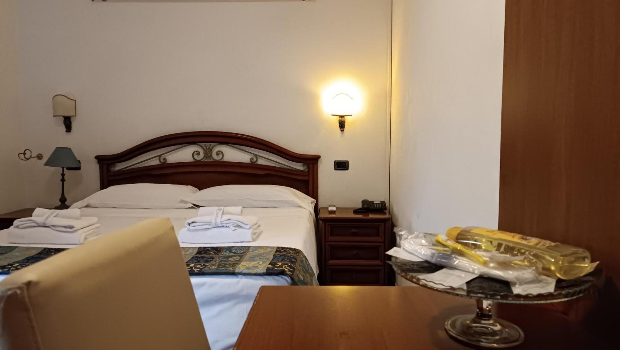 Euro House Inn Airport Fiumicino Exterior foto